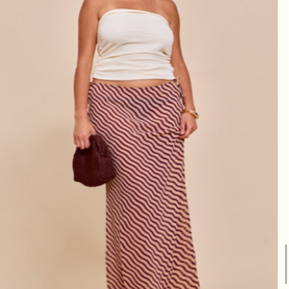 PrettyLittleThing Burgundy and Cream Wavy Stripe Maxi Skirt